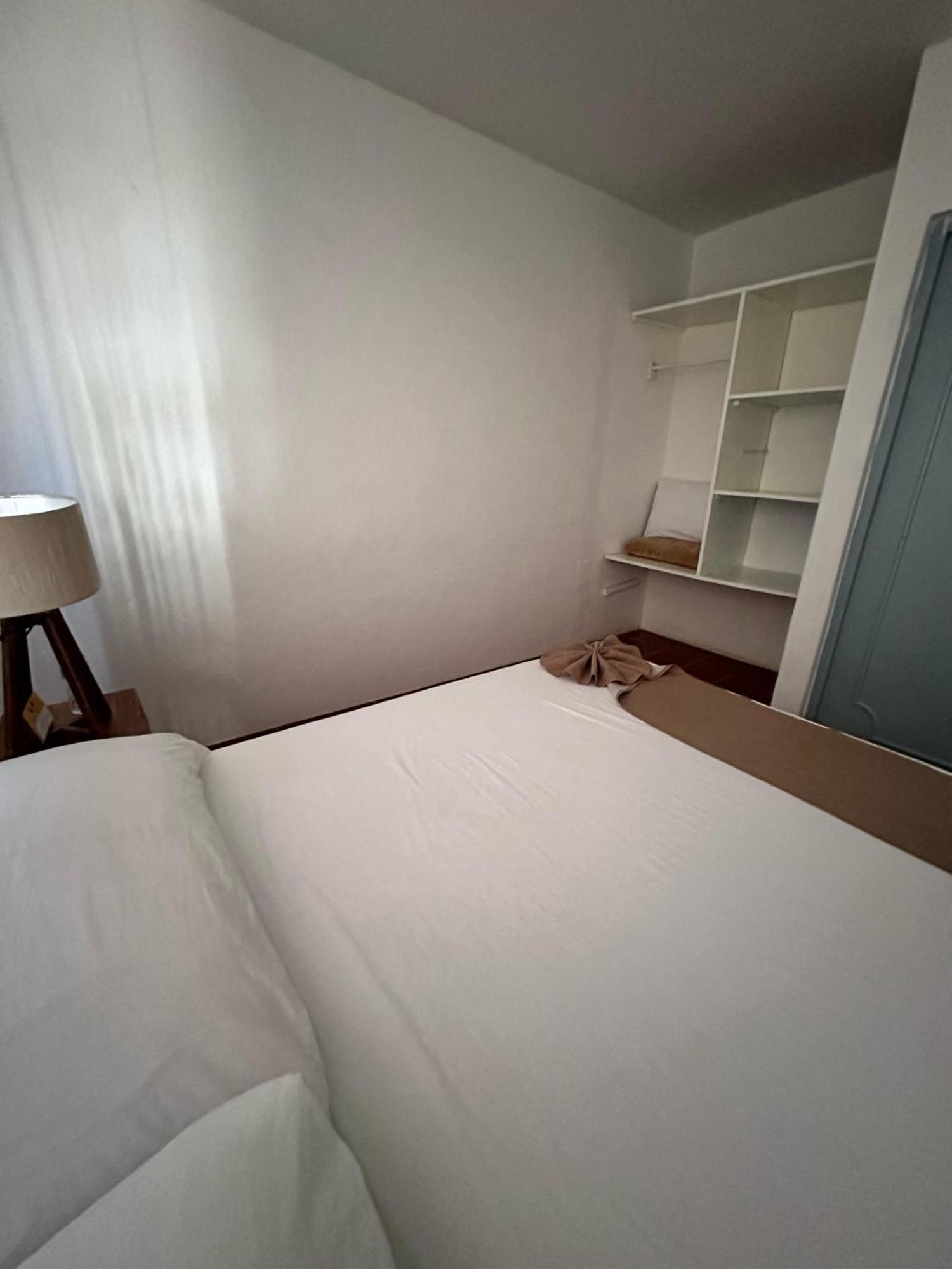 Deluxe Double Room Shower