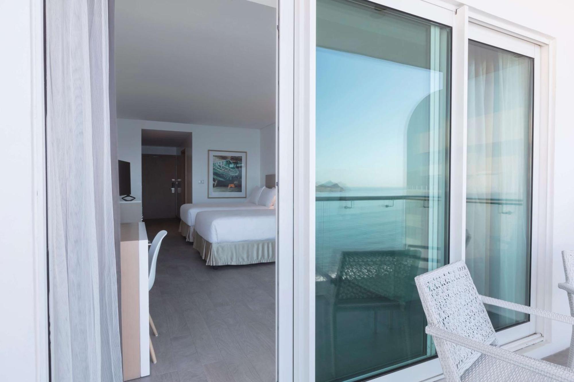 Junior Oceanfront Double Suite Balcony