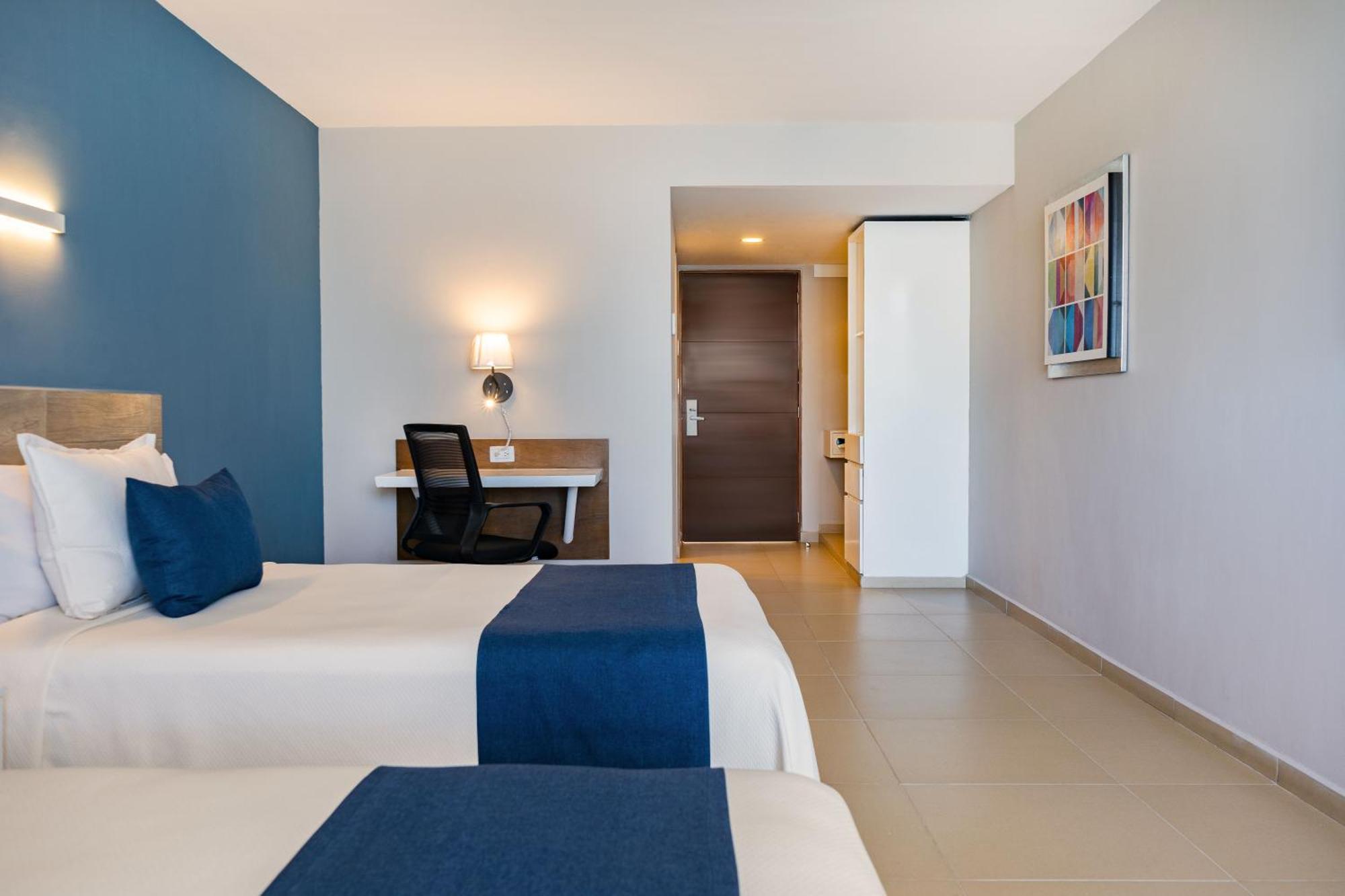 Habitación Doble con vistas a la piscina