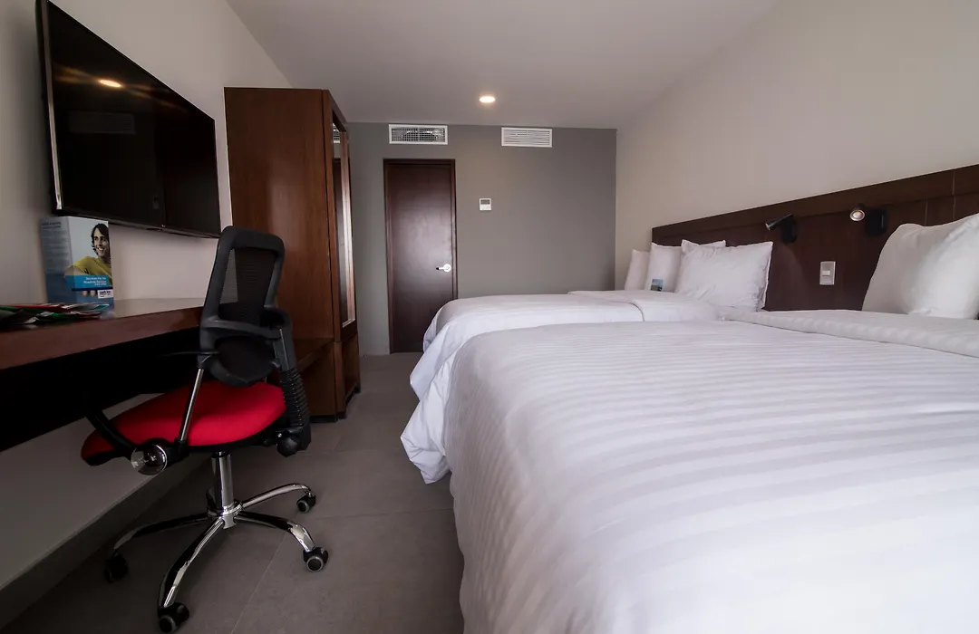 Garner Hotel Mazatlan Beach By Ihg-1