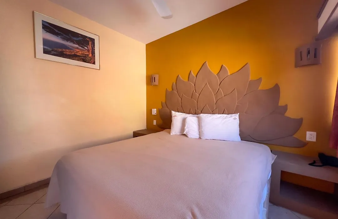 Hotel Oasis-1