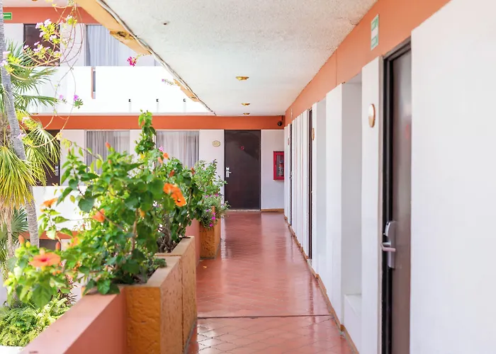 Hoteles En MazatlanAzteca Inn